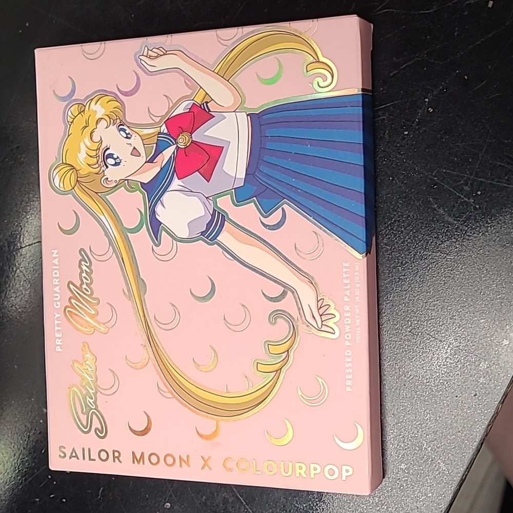 Colourpop x Sailor Moon eyeshadow face palette